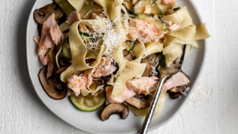 20-minute salmon and zucchini pasta recipe with mushrooms and parmesan cheese.