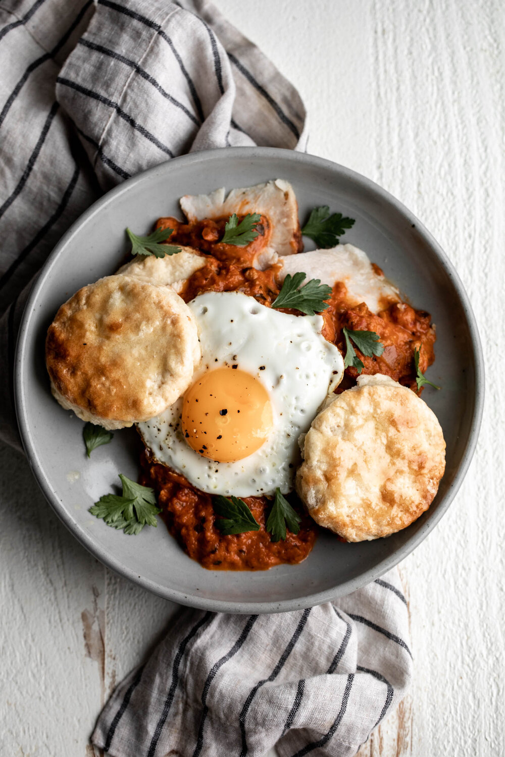 Bertolli Rustic Cut Brunch Buttermilk Biscuits with Turkey and Southern Tomato Gravy-12.jpg