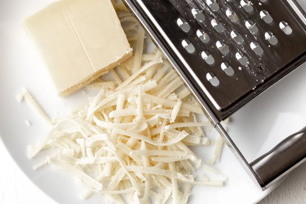 shredded gruyere cheese