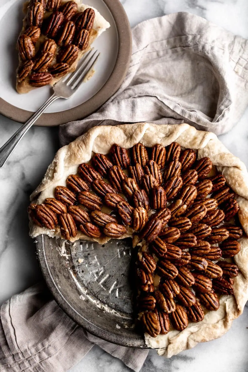 Butterscotch Pie wtih Caramelized pecans thanksgiving dessert recipe 