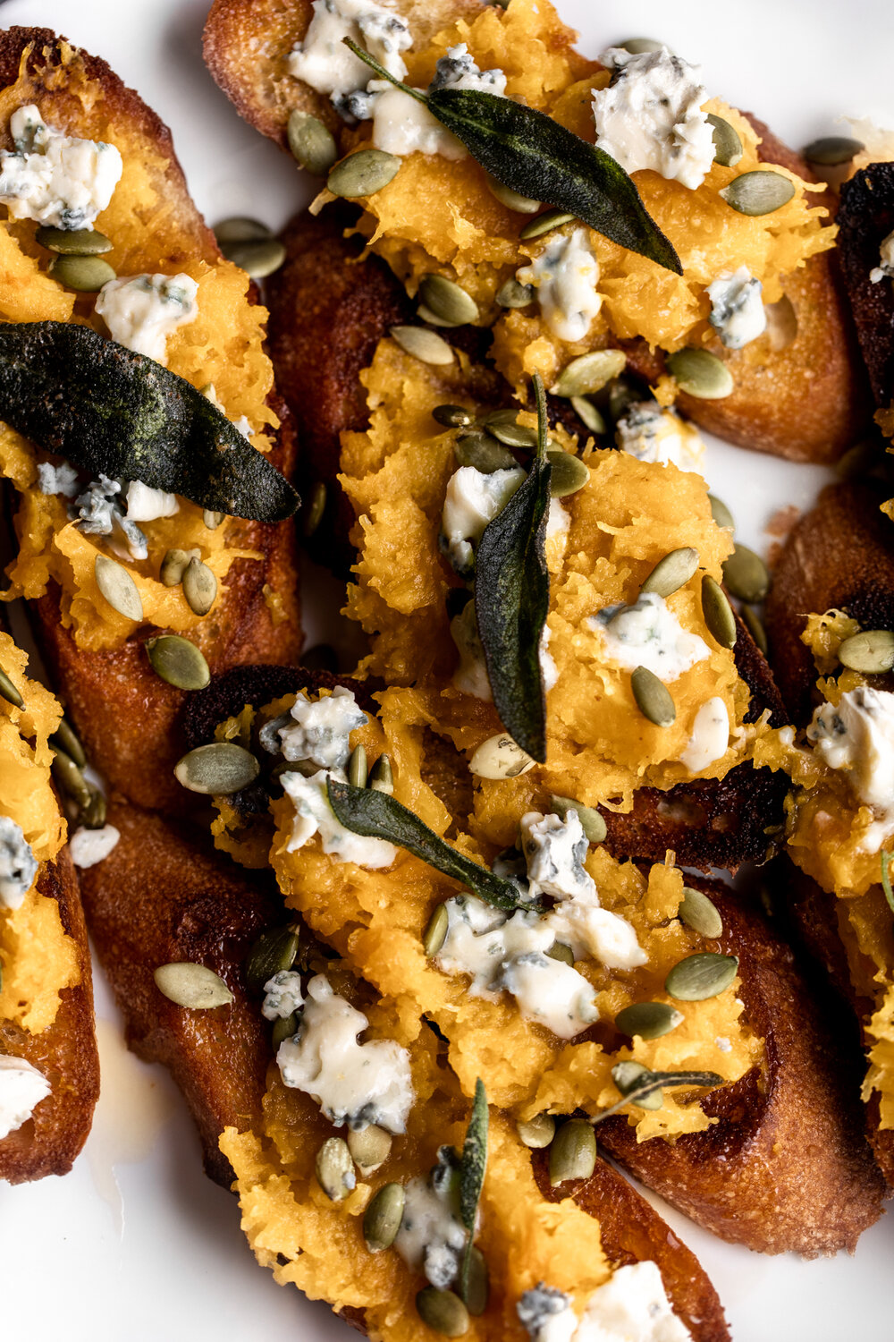 Maple Roasted Pumpkin Crostini with Blue Cheese & Pumpkin Seeds ...