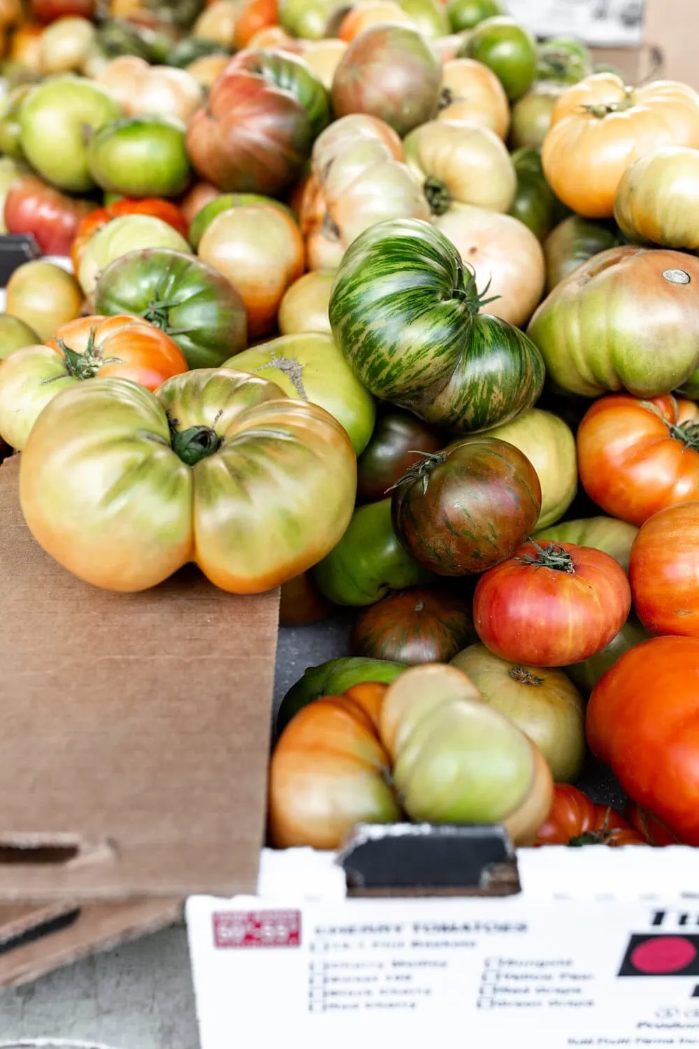 juicy heirloom tomatoes santa monica farmers market for Summer at the Farmer’s Market
