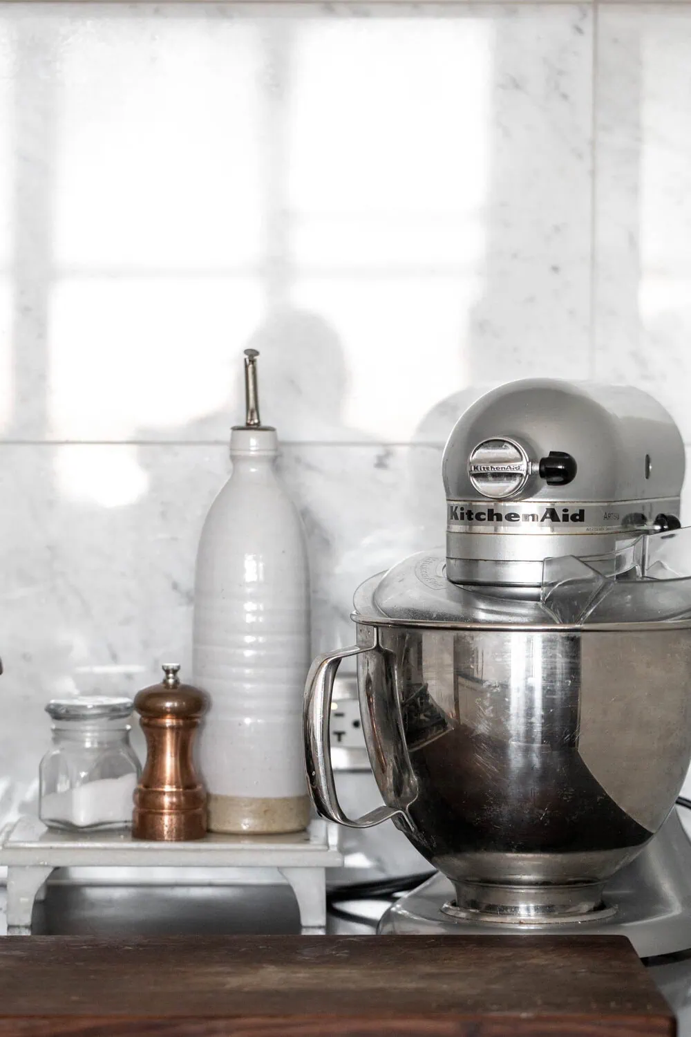 kitchenaid mixer with olive oil stone container 