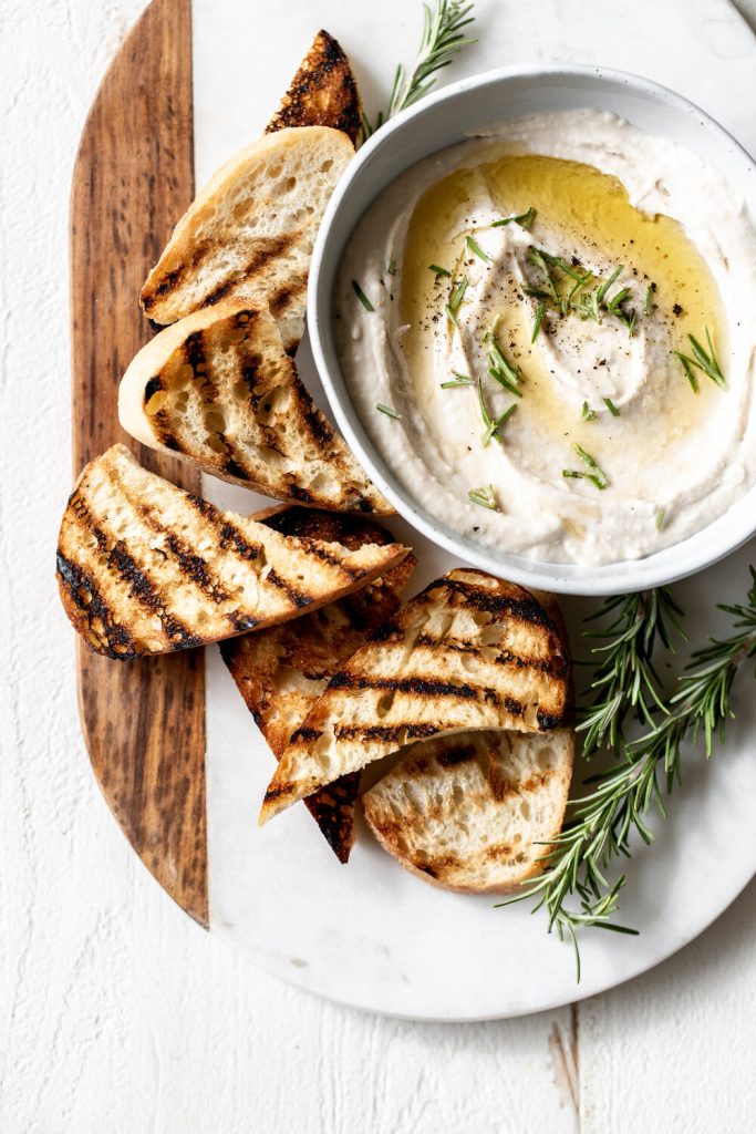 rosemary white bean dip with grilled bread