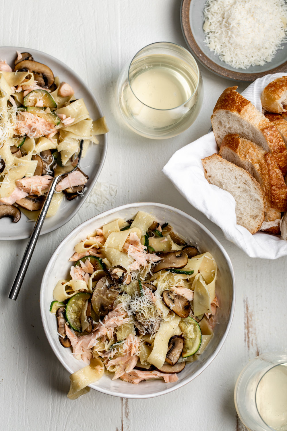20-minute salmon and zucchini pasta recipe with mushrooms and parmesan cheese