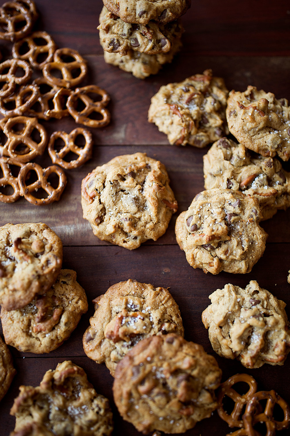 chocolate caramel peanut butter pretzel cookies