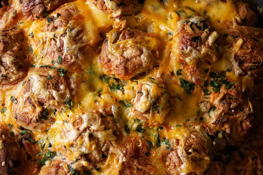 garlic cheddar monkey bread 
