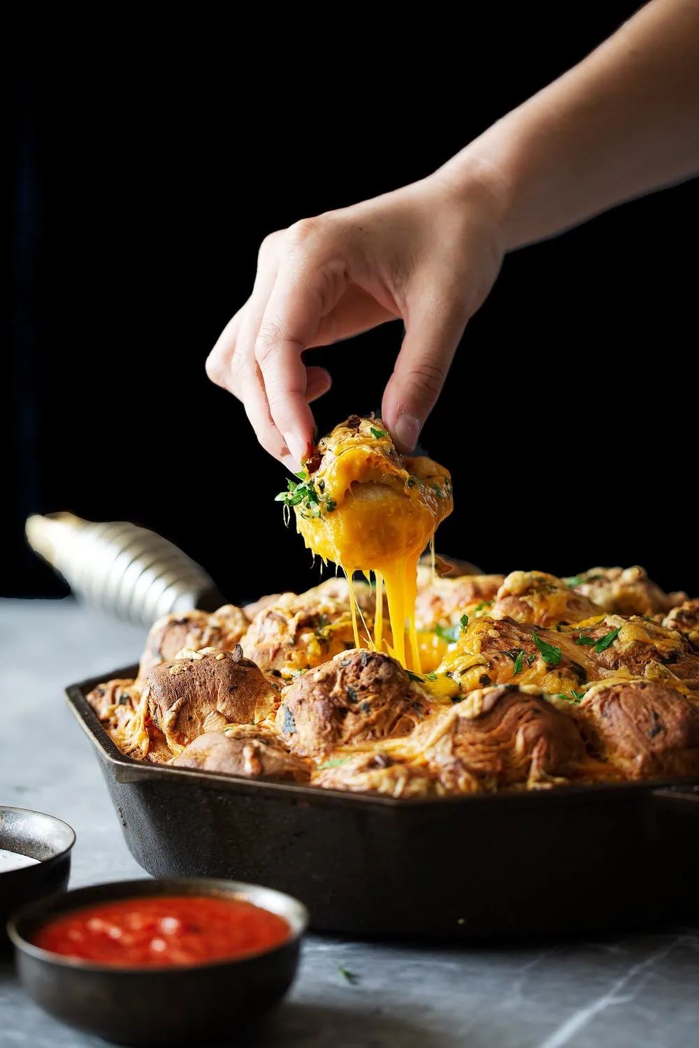 garlic cheddar monkey bread game day recipe from cooking with cocktail rings