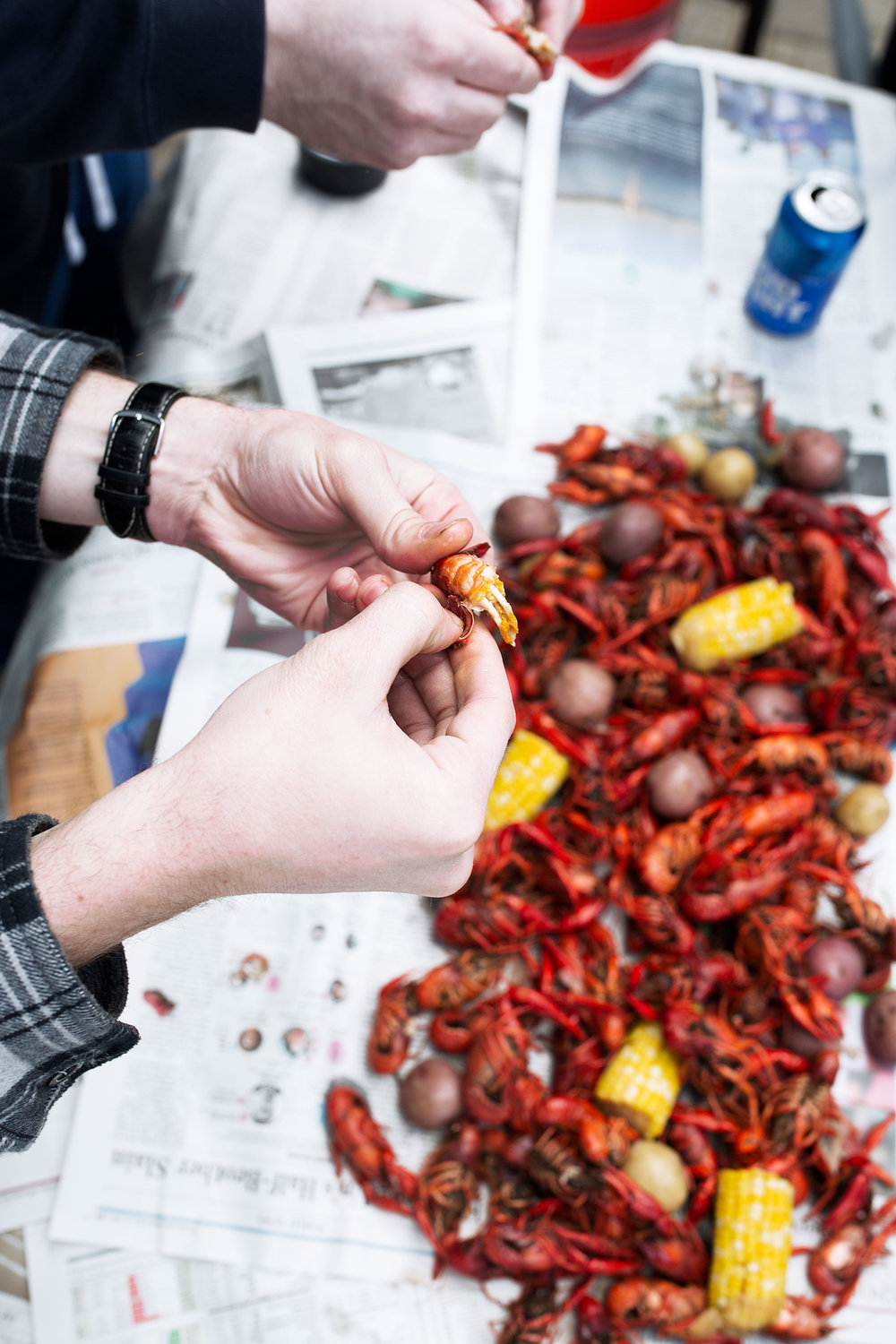 traditional crawfish boil recipe from cooking with cocktail rings peeling crawfish tails