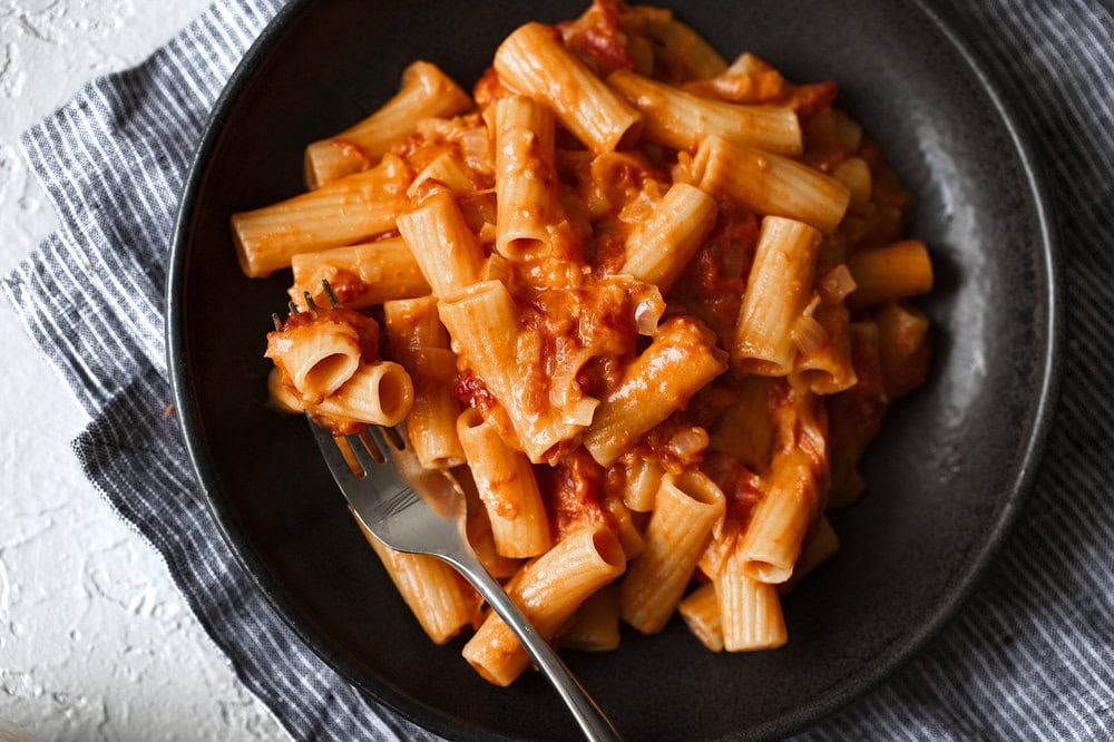 Featured image of post Easiest Way to Make Spicy Rigatoni Vodka Pasta