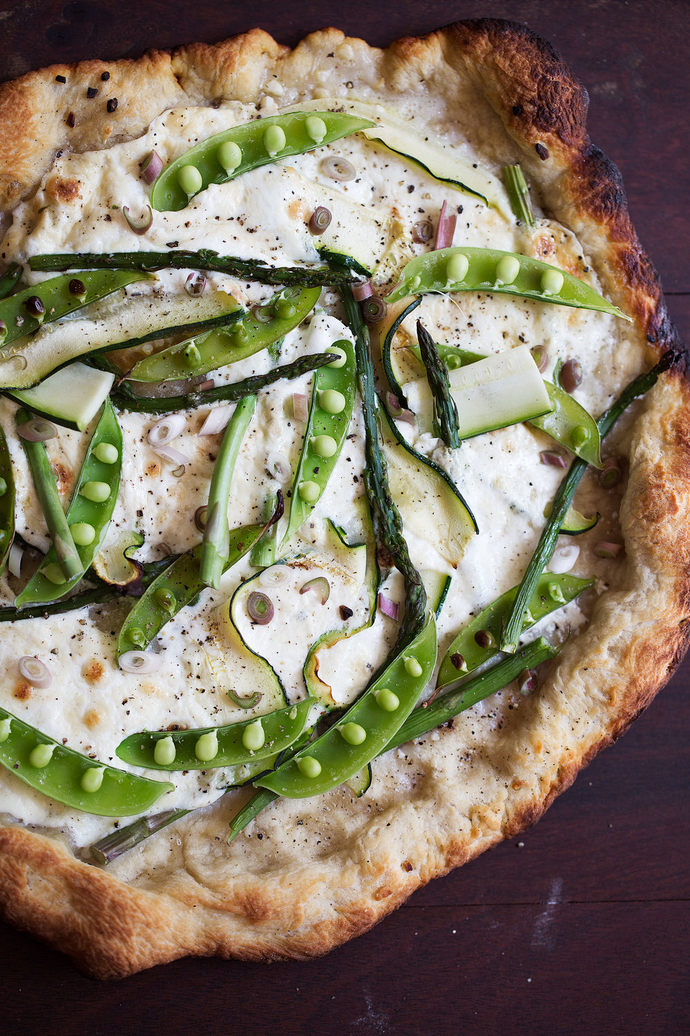 grilled green spring veggie pizza