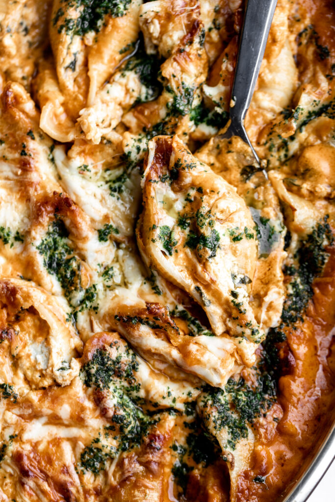 Baked Stuffed Shells in Vodka Sauce with Pesto Oil - 22 Vegetarian Comfort Food Recipes