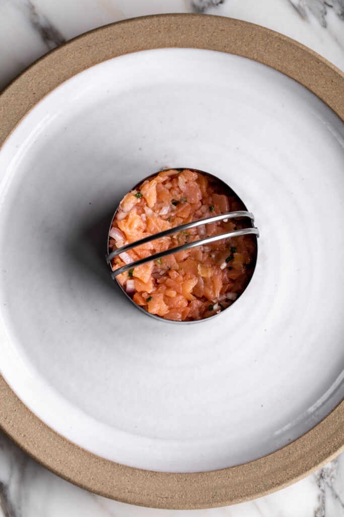 how to make smoked salmon tartare.