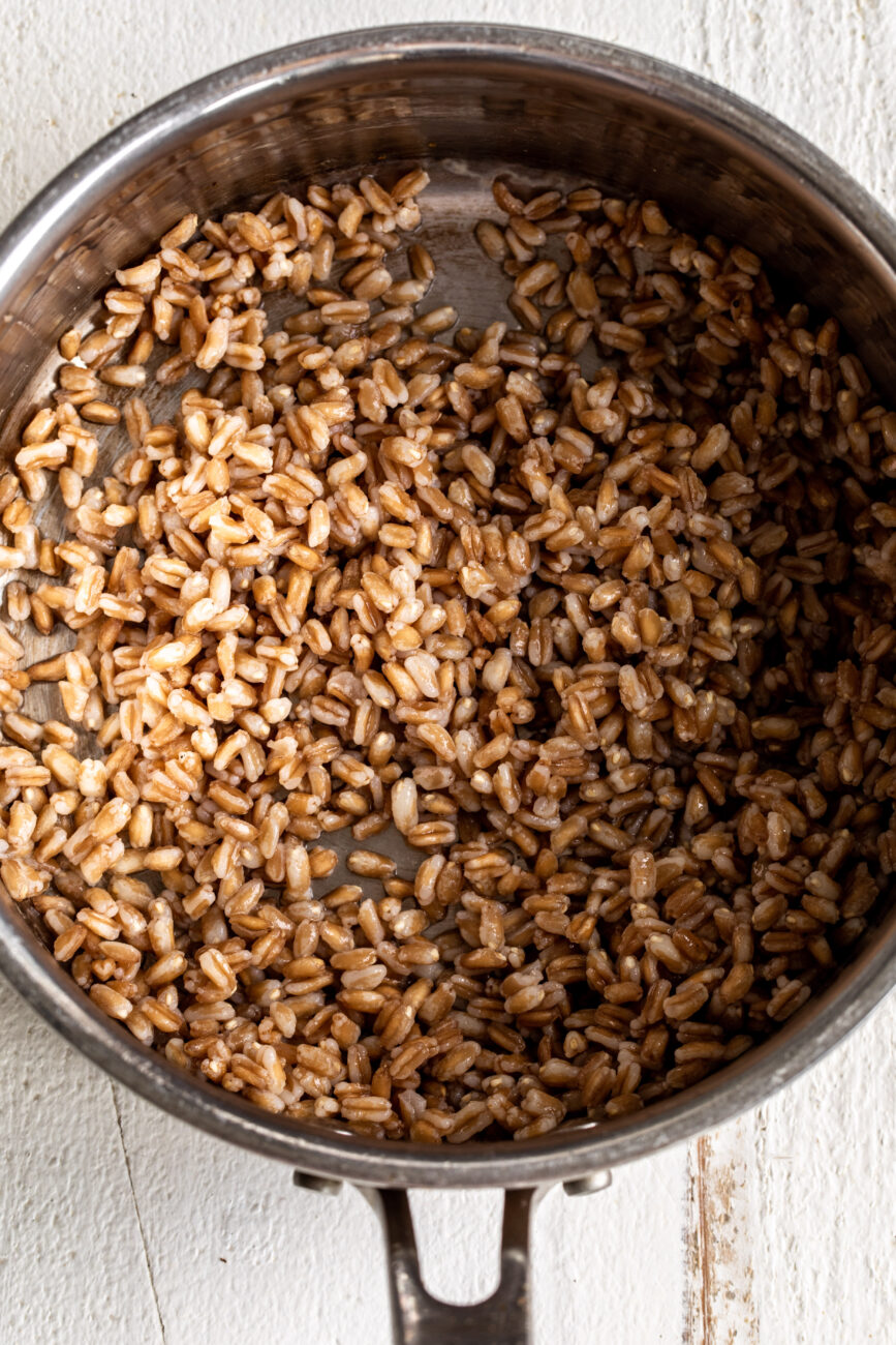 farro grains.