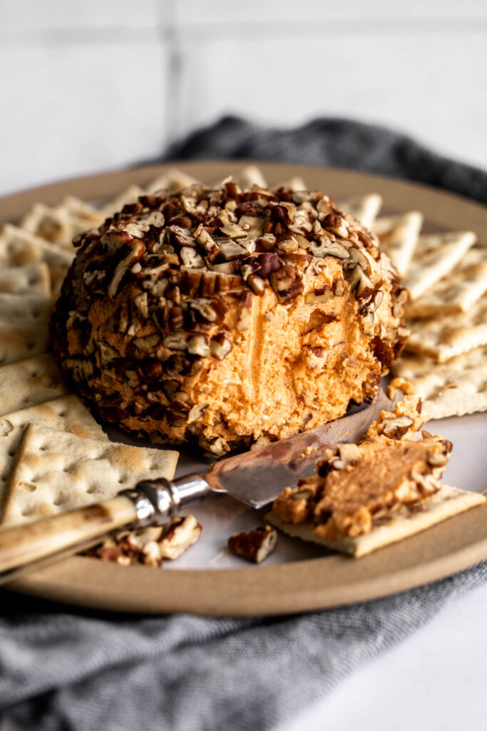 pimento cheese ball recipe with pecans and saltine crackers