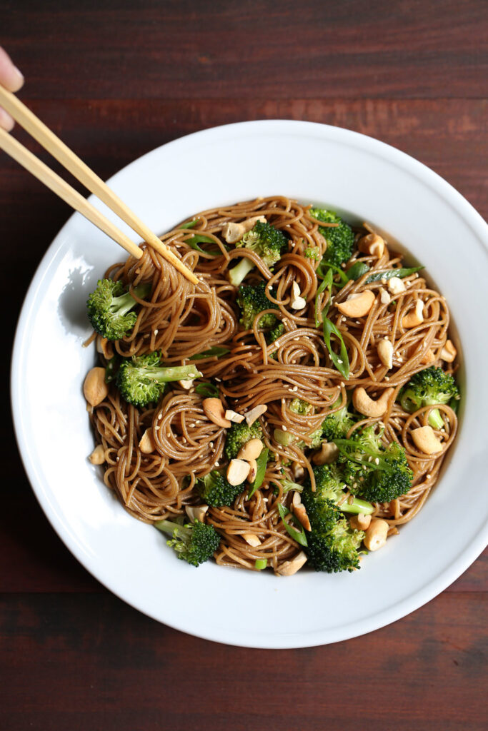 budget eats soy noodles with broccoli and cashews