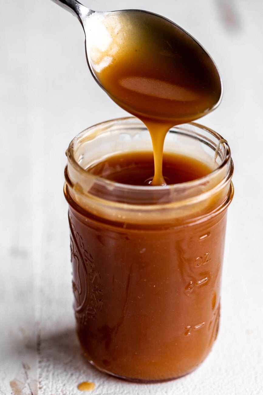 how to make homemade caramel stored in mason jar.