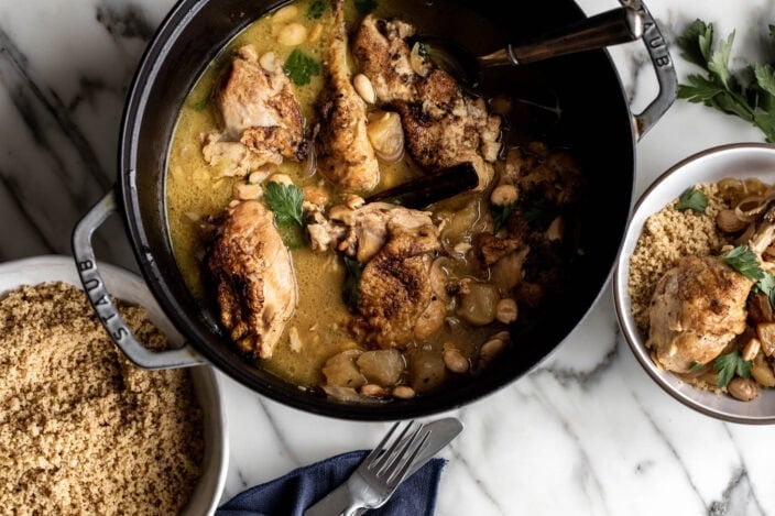 Chicken tagine with apples and cinnamon.