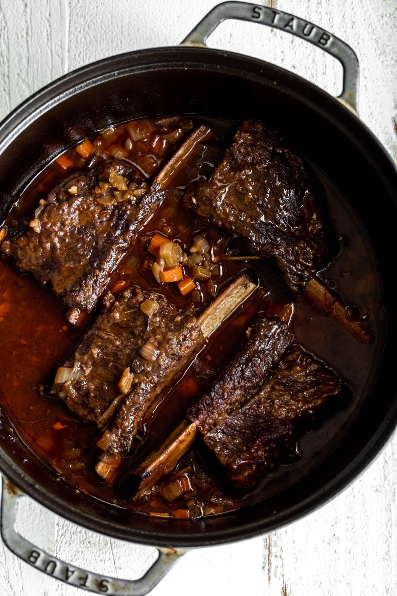 how to make red wine braised short ribs.
