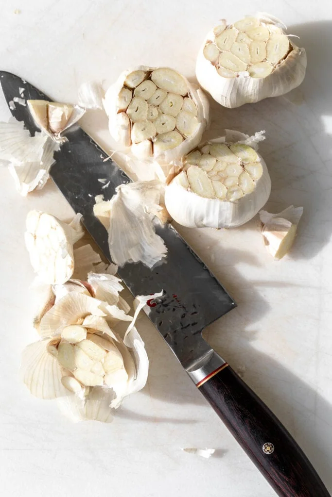 trimmed heads of garlic