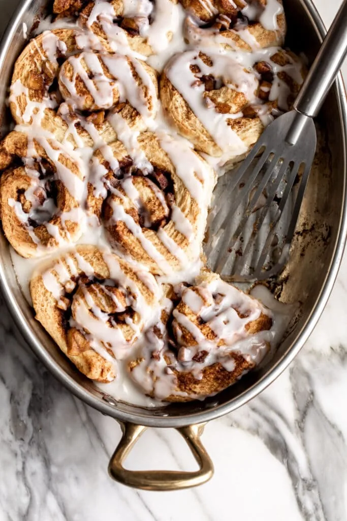 apple cinnamon rolls for thanksgiving menu