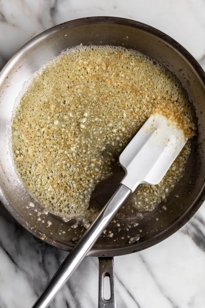 sauted garlic for san francisco garlic noodle.