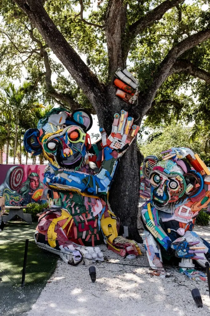 Miami Food Adventure: sculpture at the park