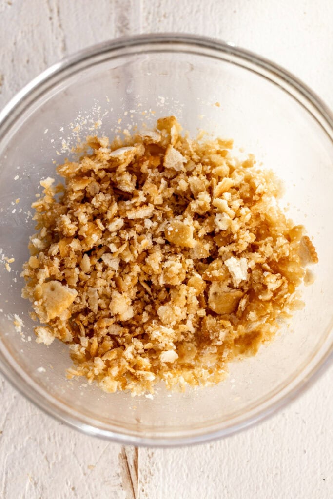 Ritz cracker crumb topping.