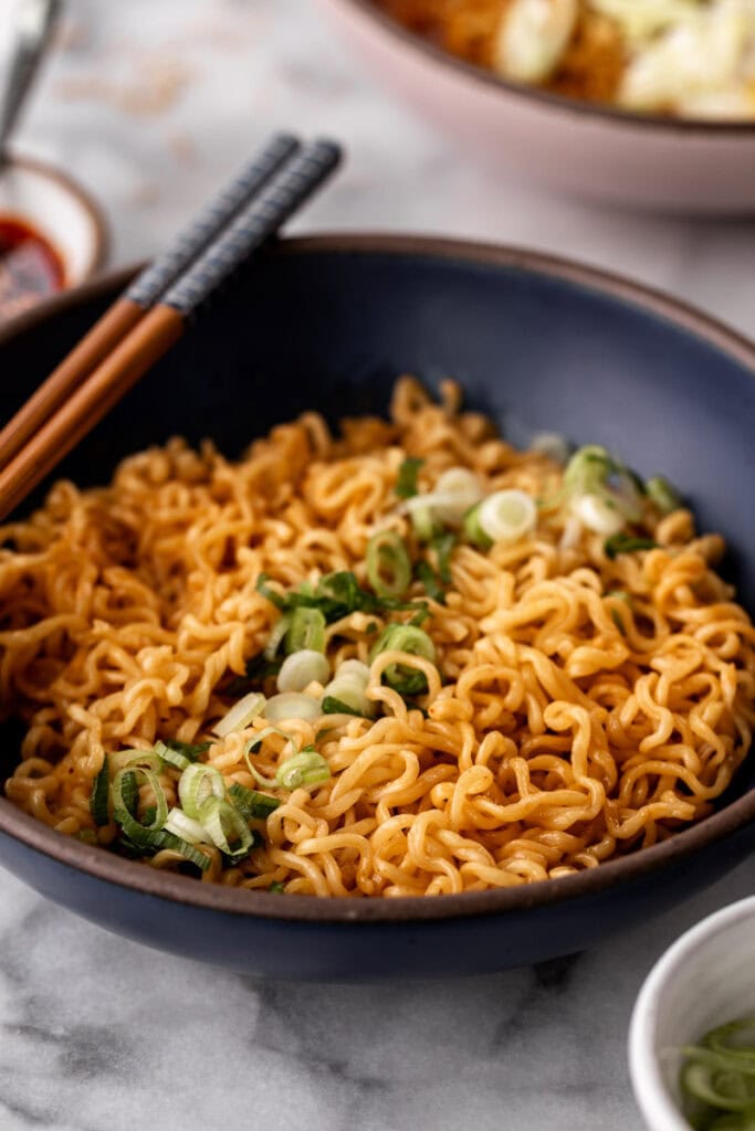 sauceless ramen noodles with green onion.