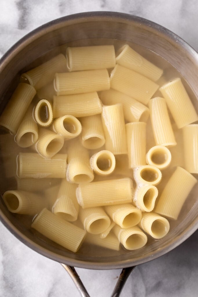 Creamy White Bean and Lemon Pasta - in photo: cooked pasta.