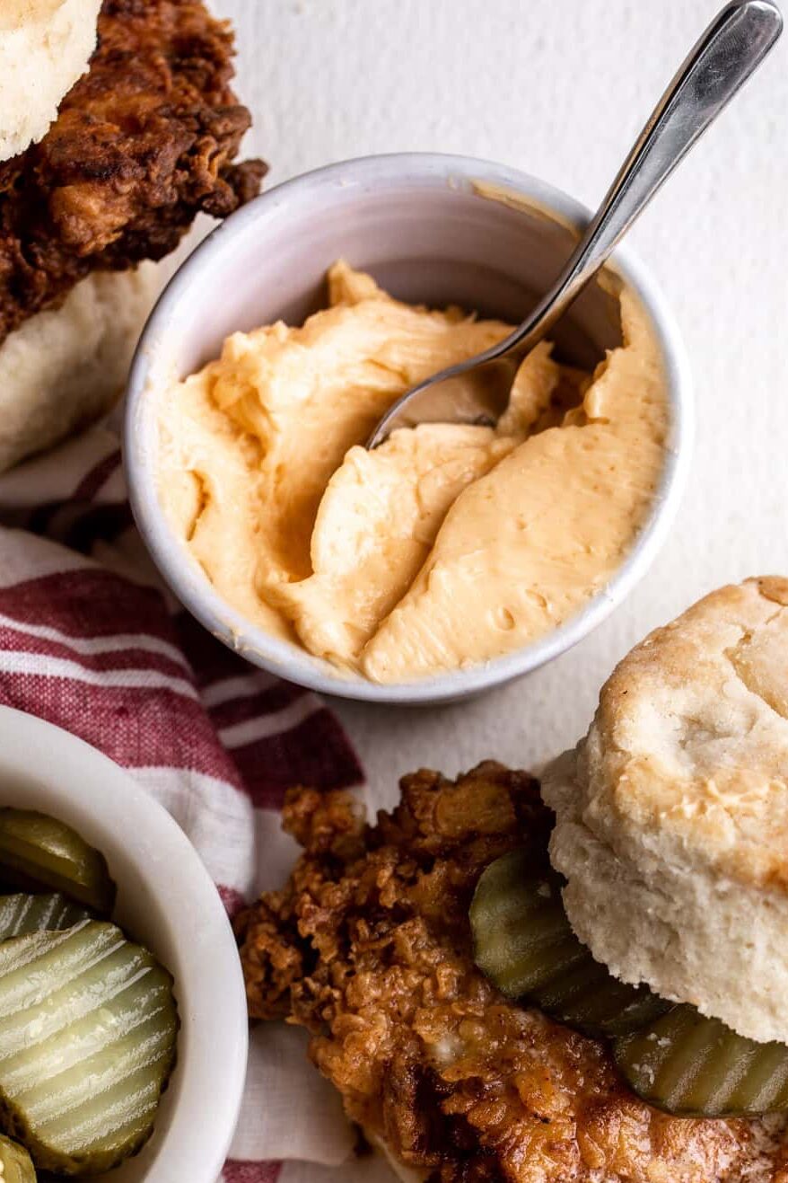 easy fried chicken biscuits recipe.