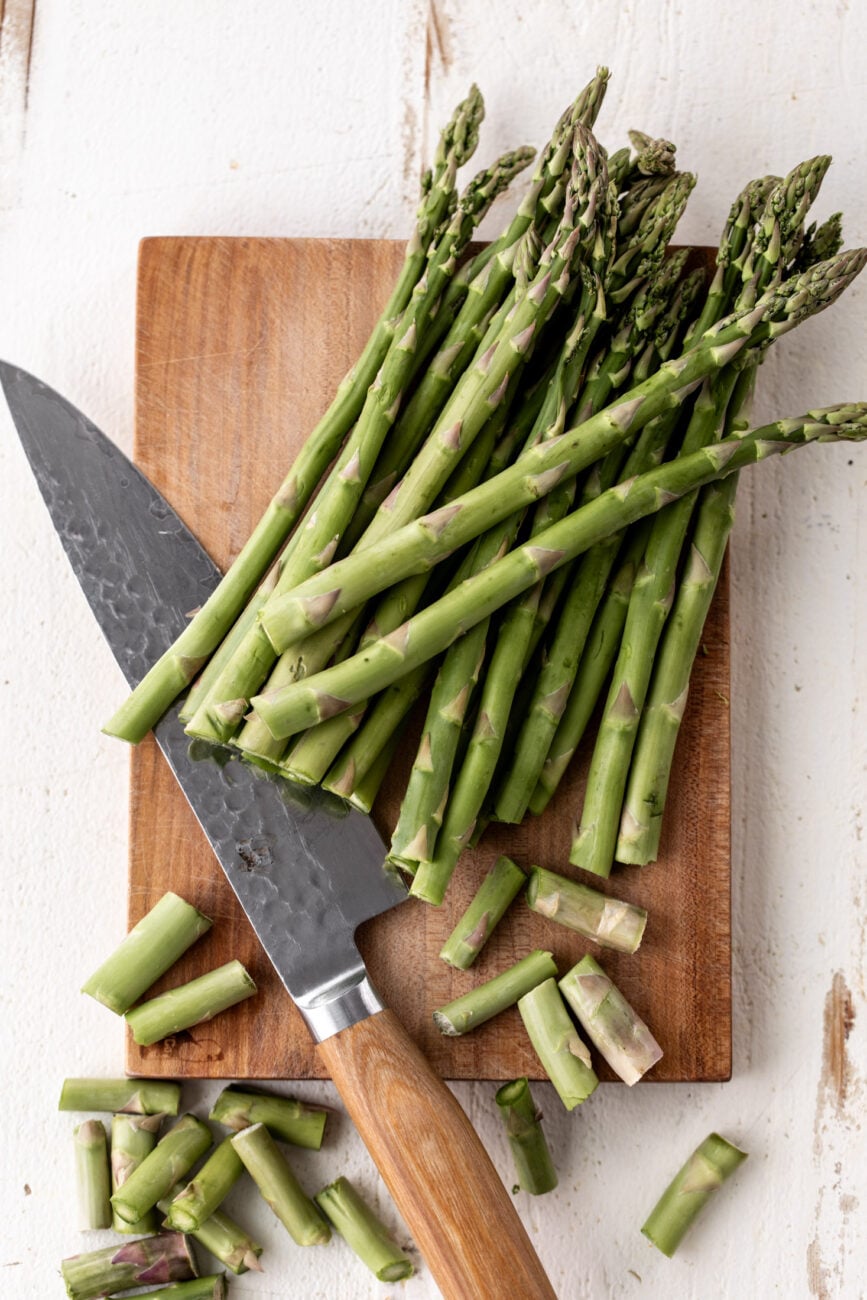 trimmed asparagus stalks.