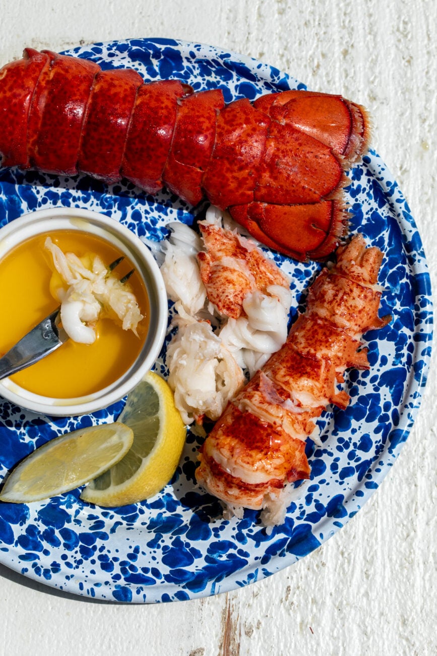 how to boil lobster tails with lemon wedge and clarified butter.