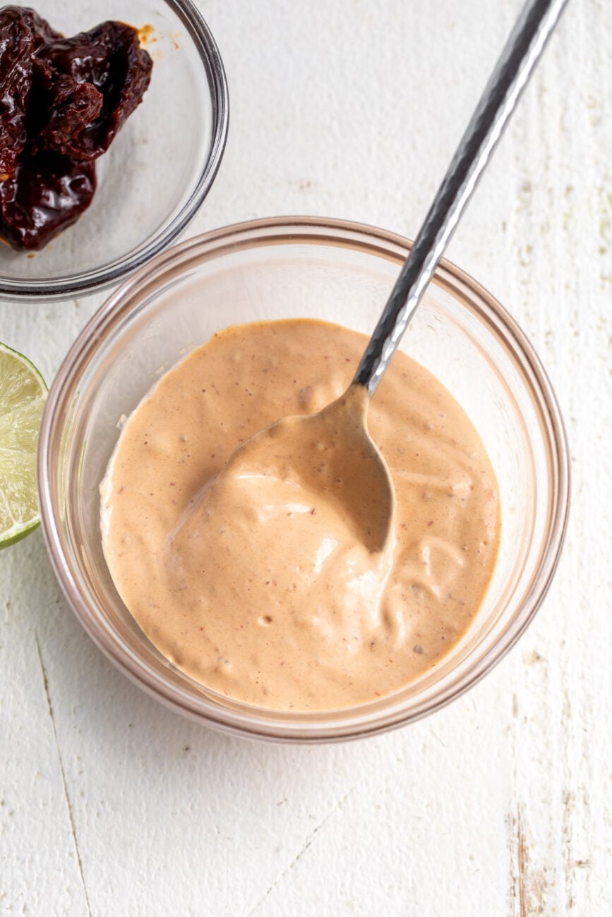 how to make creamy chipotle sauce.